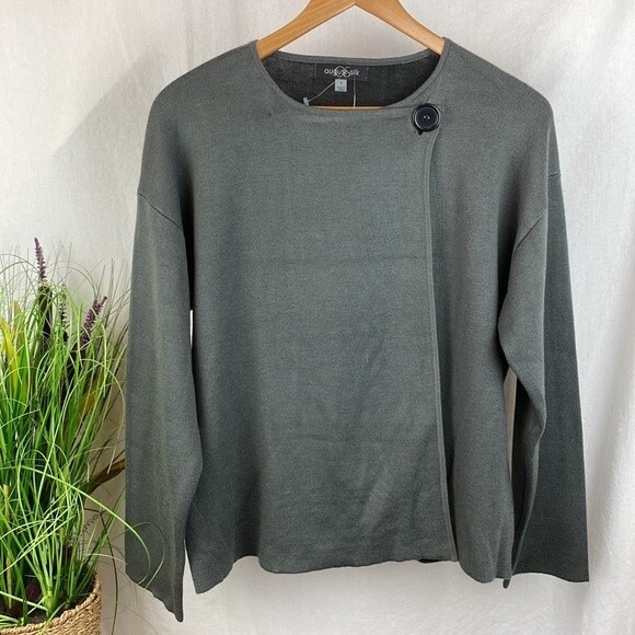 August Silk Gray Woven Top Button Close long Sleeve Sweater NEW L - Picture 1 of 4